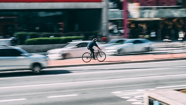 jízda na kole ve městě